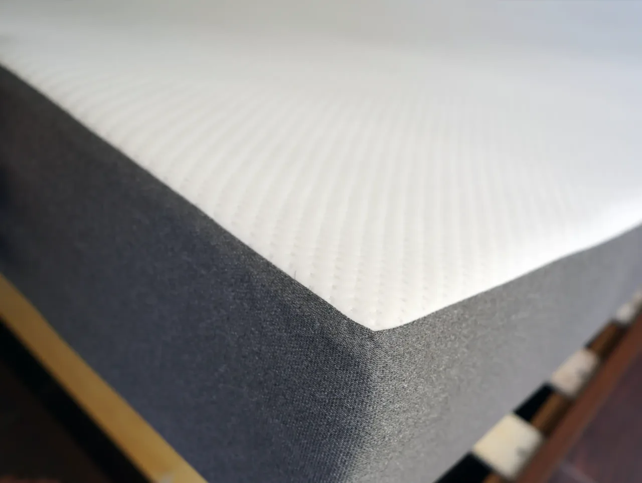Wakefit mattress edge support
